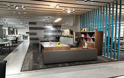 線下體驗中心（角覽）